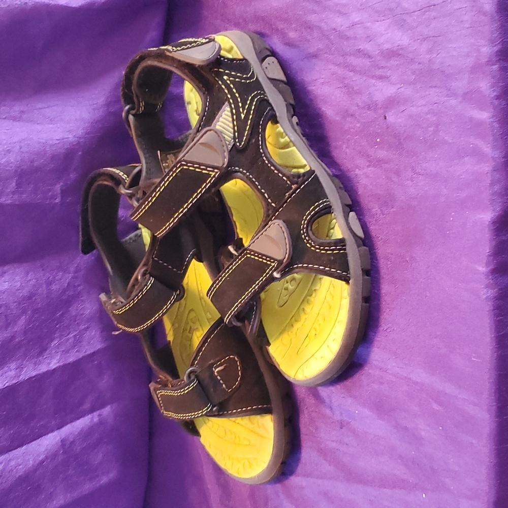 Sz 2 boys Khombu river adjustable outdoor sandals